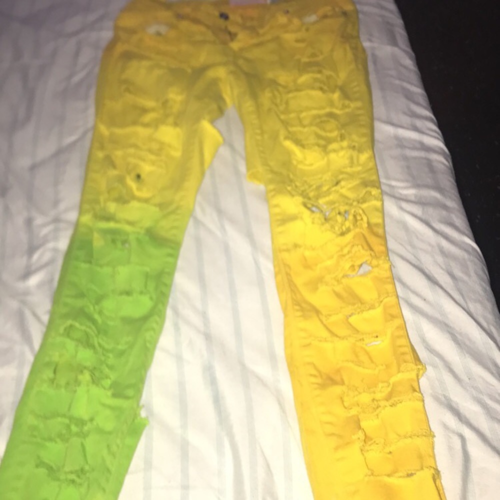 Skinny ripped jeans